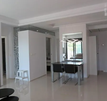 White Luxury Arenales del Sol